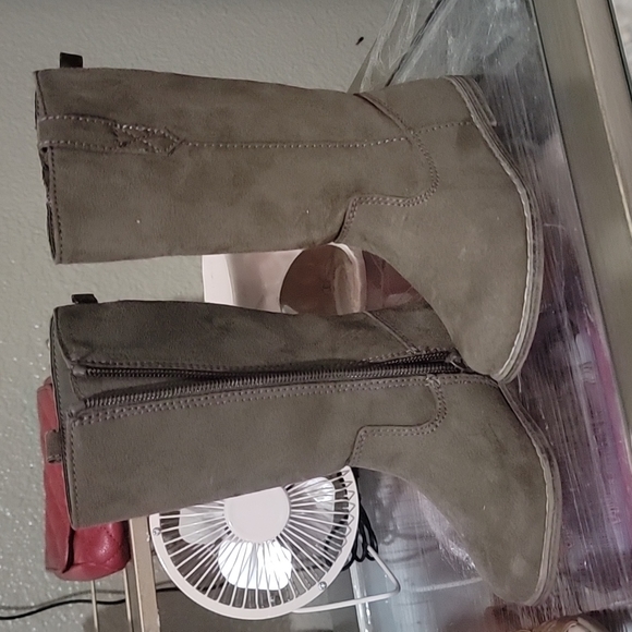 Suede boots - Picture 2 of 2